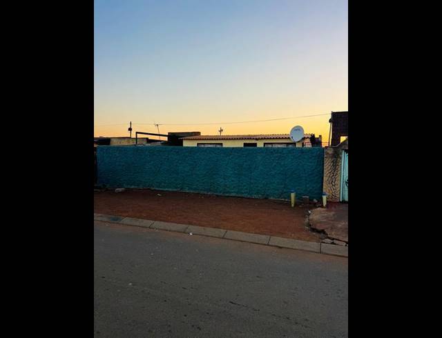7 BEDROOM HOUSE FOR SALE IN TOKOZA